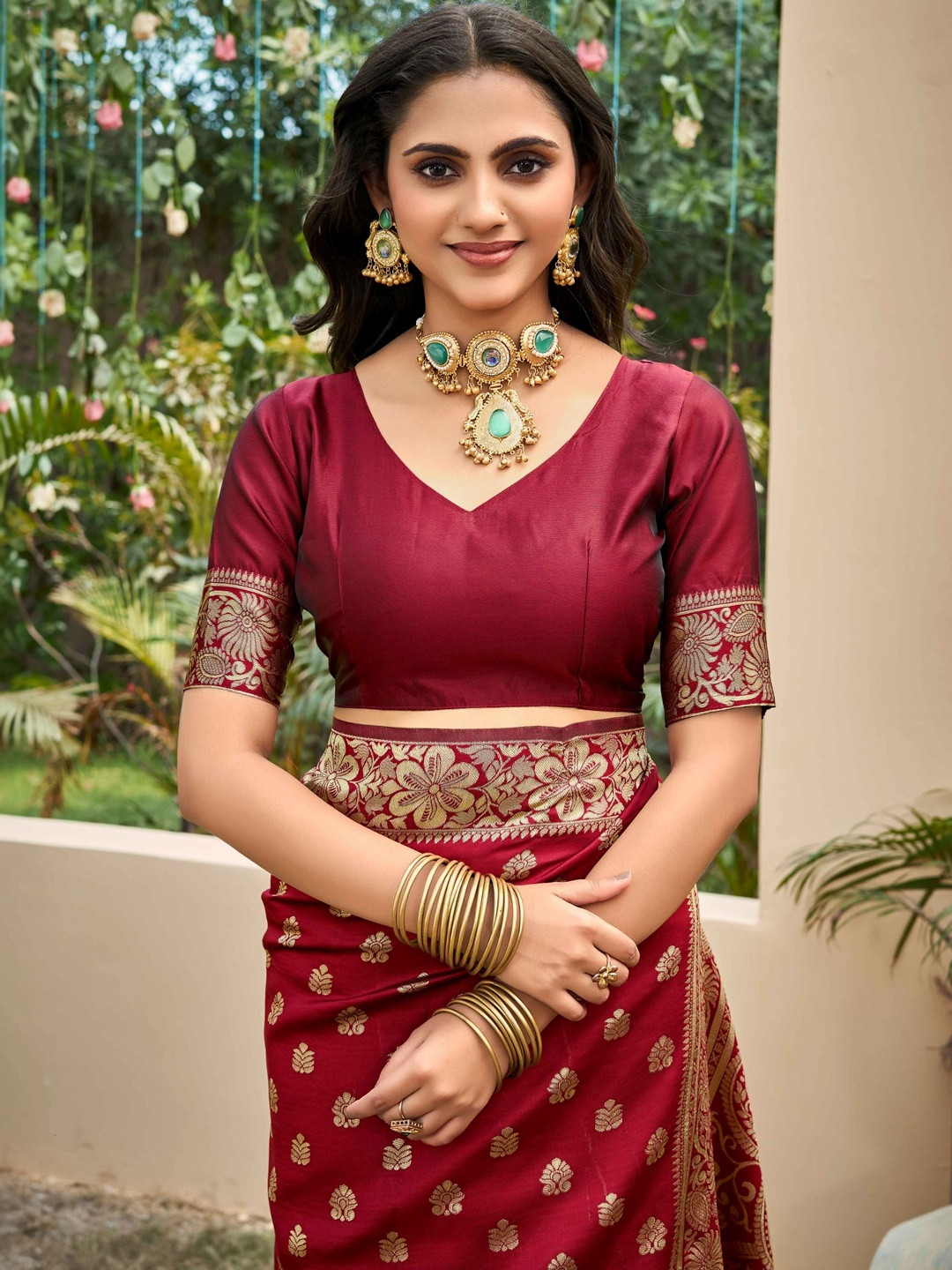 SZN Paisley Zari Silk Blend Heavy Work Banarasi Saree