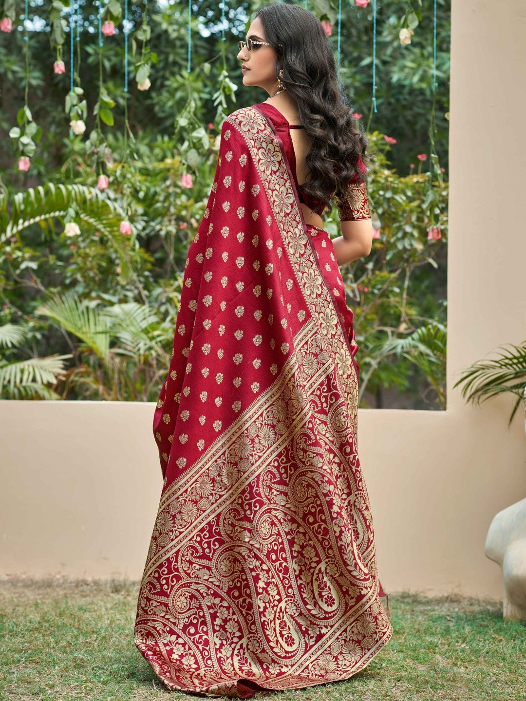 SZN Paisley Zari Silk Blend Heavy Work Banarasi Saree