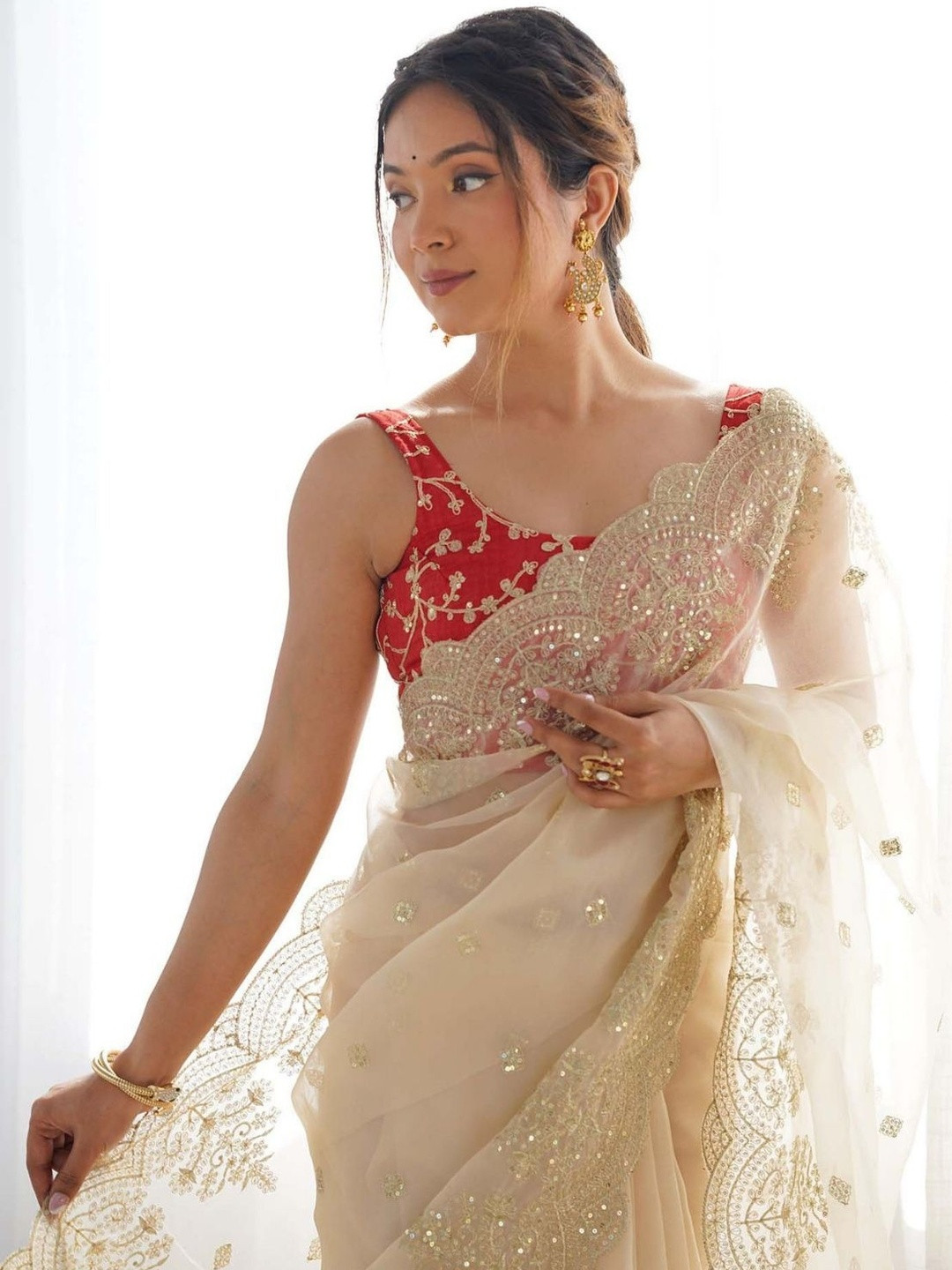 ODETTE Ethnic Motifs Sequinned Organza Saree