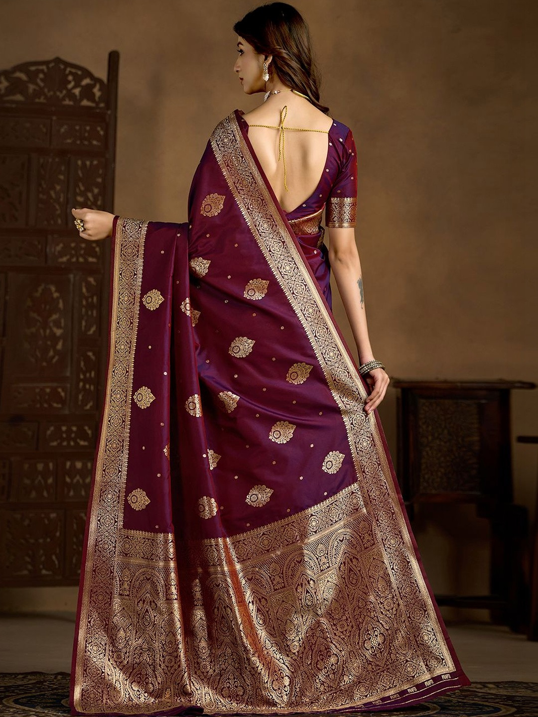 Ethnic Junction Woven Design Silk Blend Banarasi Saree