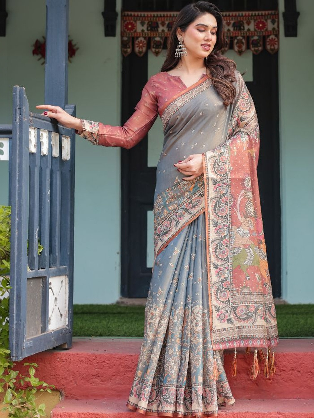 DHAYNA AND REEWA FASHION Floral Printed Pure Cotton Banarasi Sarees