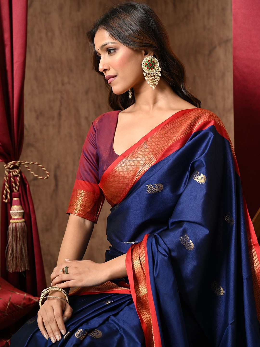 UMANTA Women Blue Silk Blend Paithani Sarees